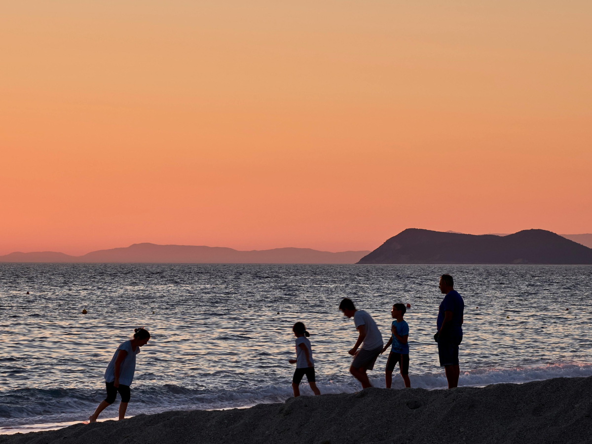The Best Family Holiday Destinations From Australia (That Kids and Parents Will Love) ✈️🌏